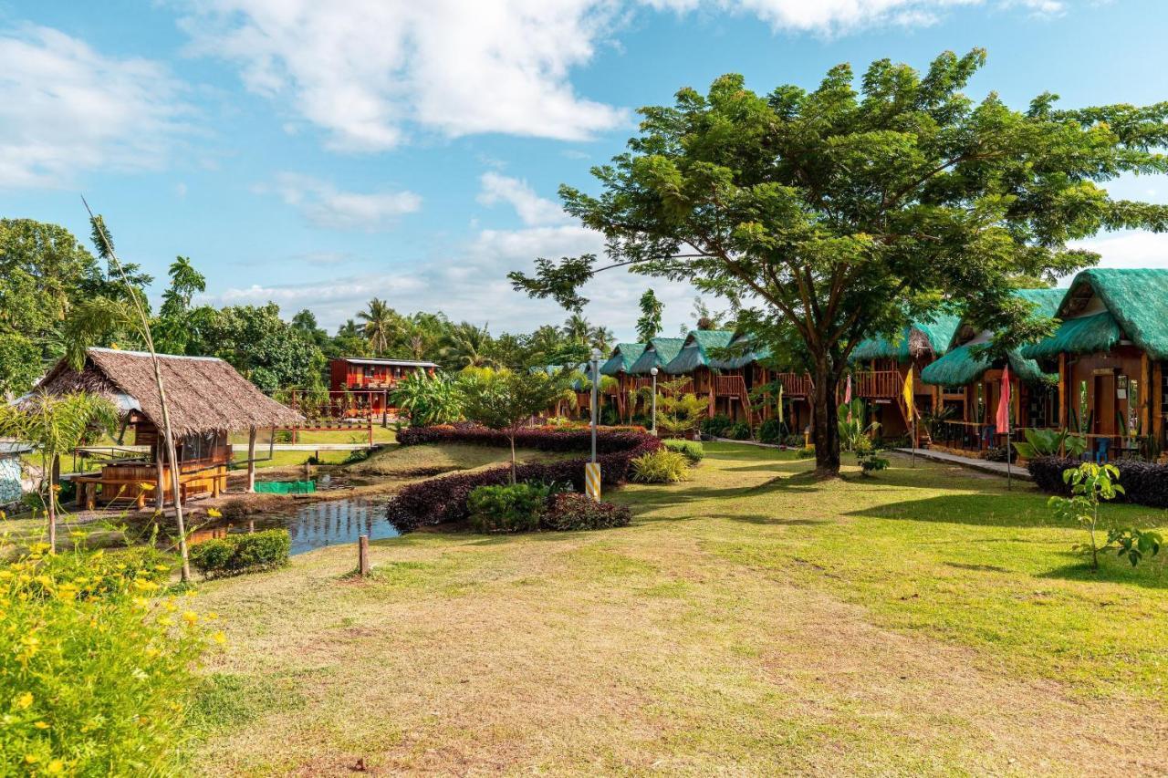Your Brothers House Tribal Village Legazpi Extérieur photo
